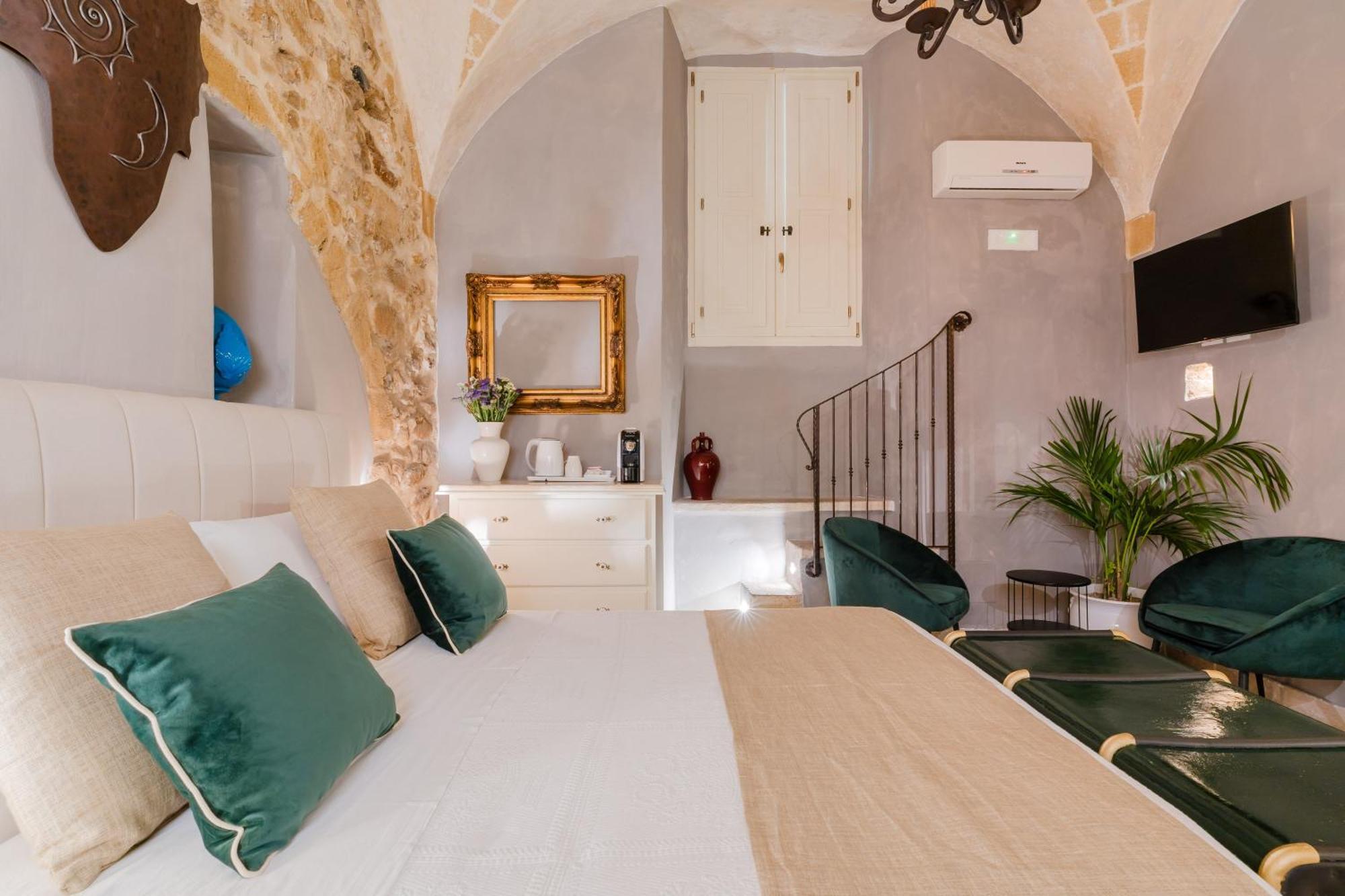 Bed and Breakfast Relais La Casa Del Poeta Gallipoli Exterior foto